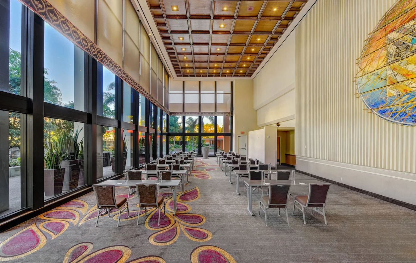 Hotel-Fera-Anaheim--a-DoubleTree-by-Hilto-Conferences-23