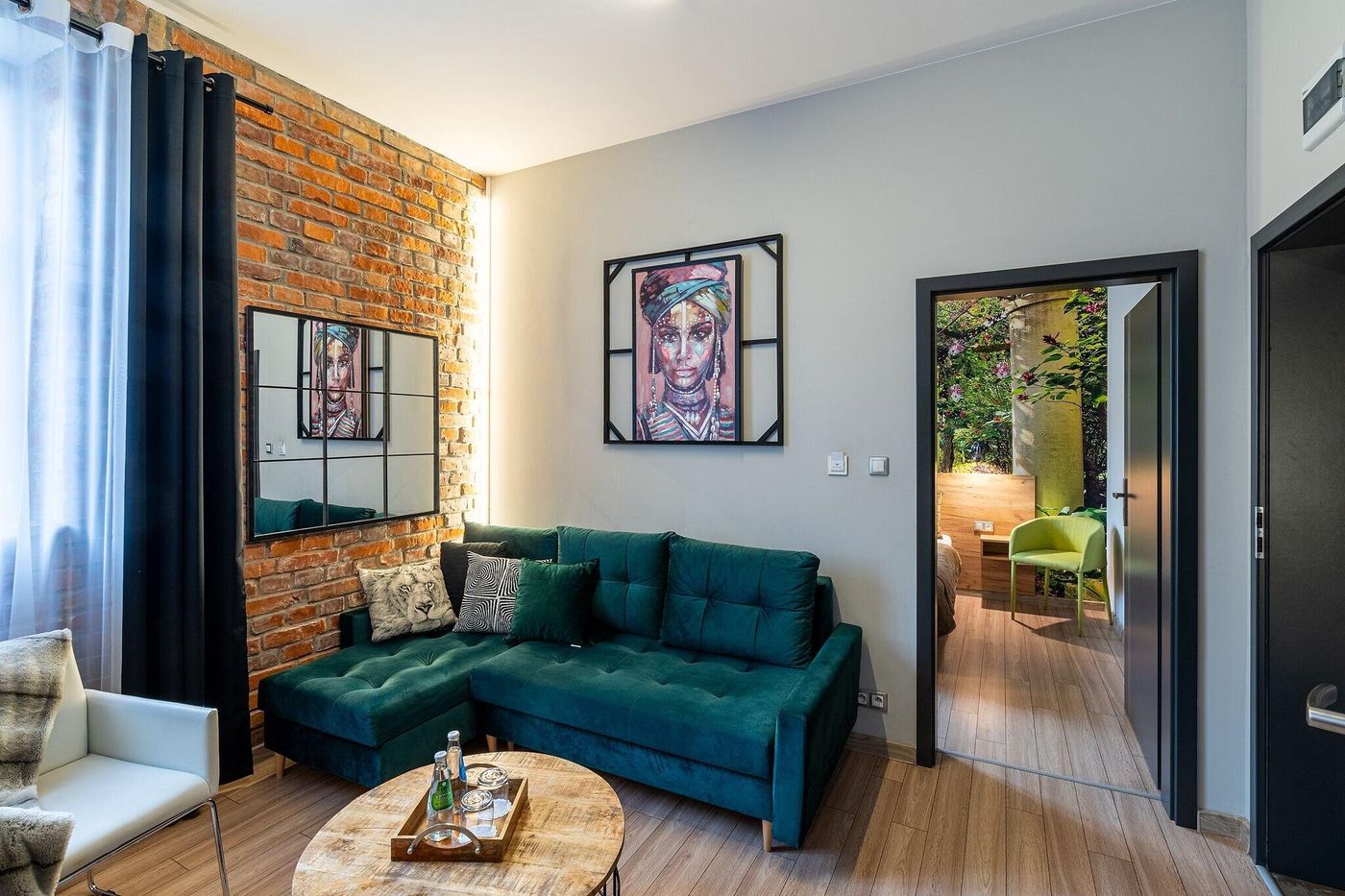 Art---Garden-Residence-Room-29