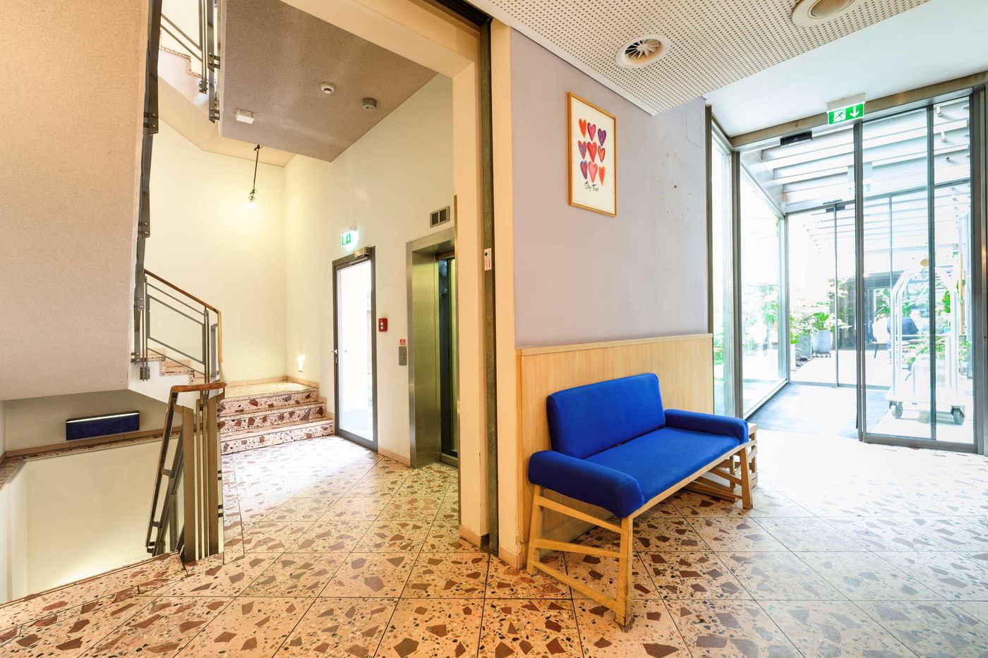 Hotel-Bleibtreu-Berlin-by-Golden-Tulip-Lobby-6