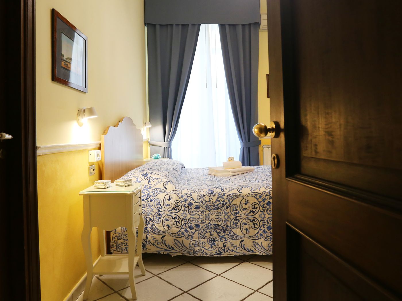 Santa Lucia 50 - Italy - NAPOLI - Room - 6