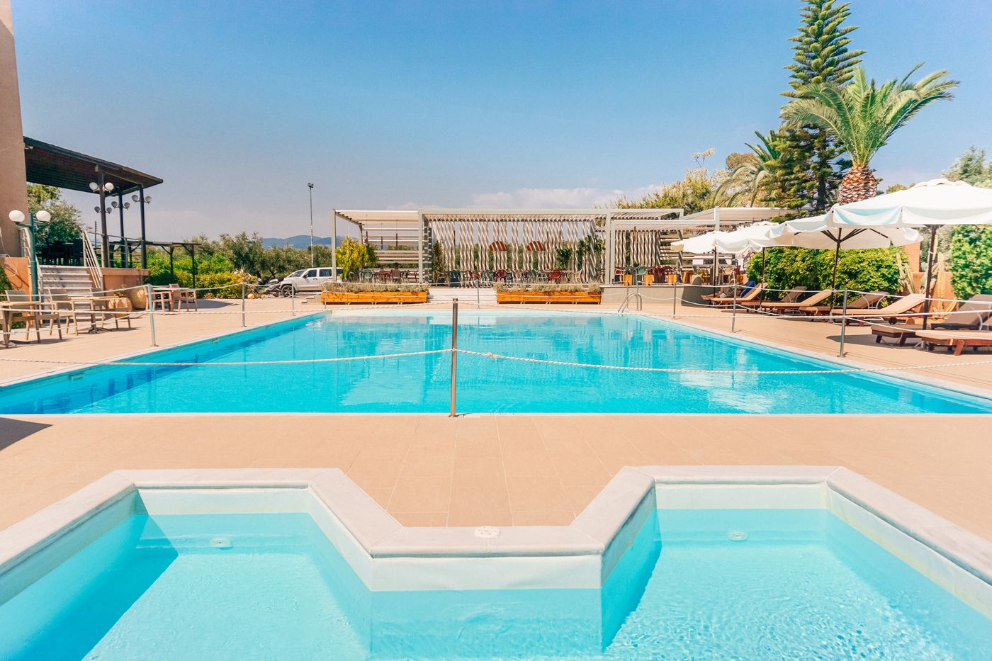 Apollo-Resort-Art-Pool-6