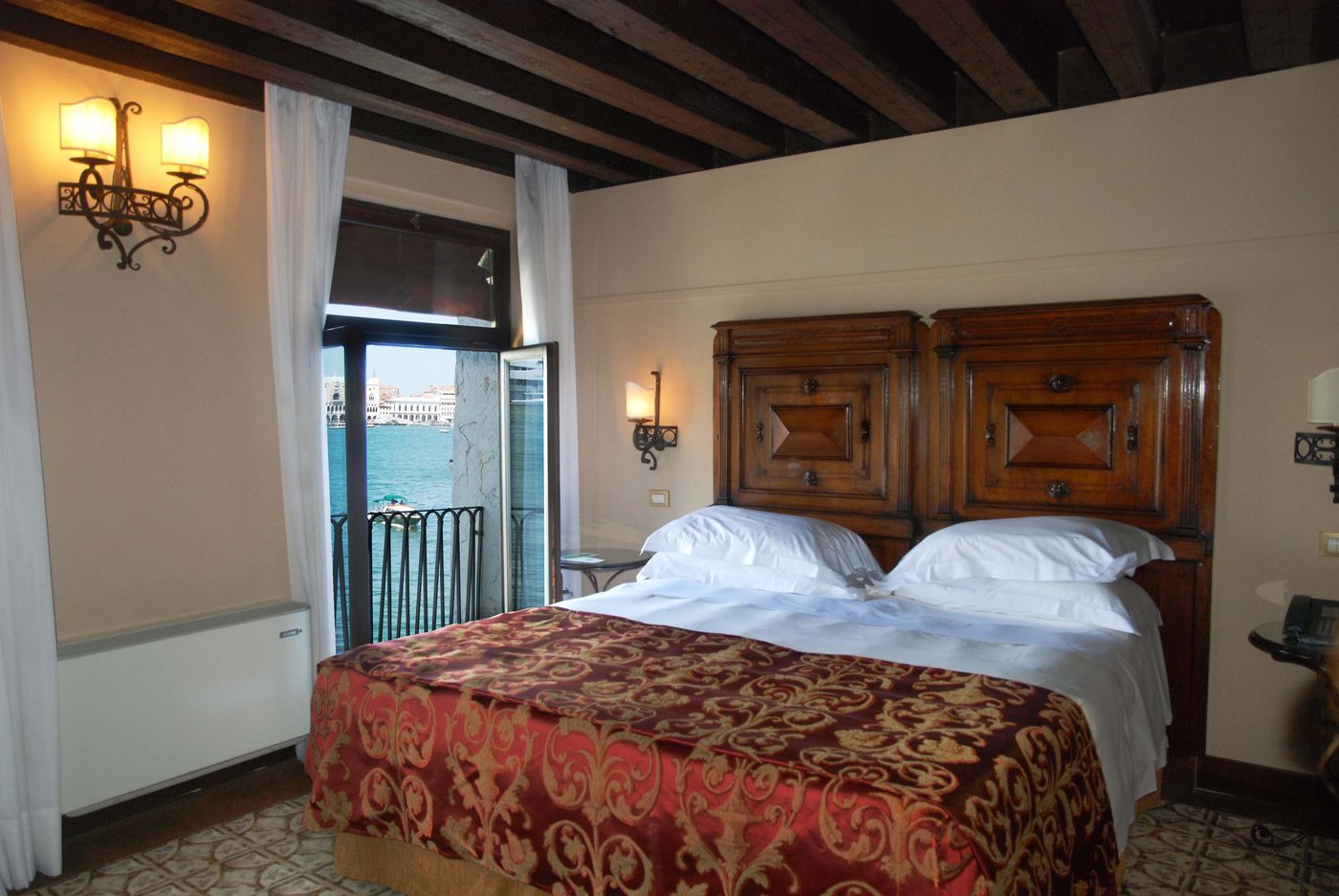 Bauer-Palladio-Hotel---Spa-Room-4