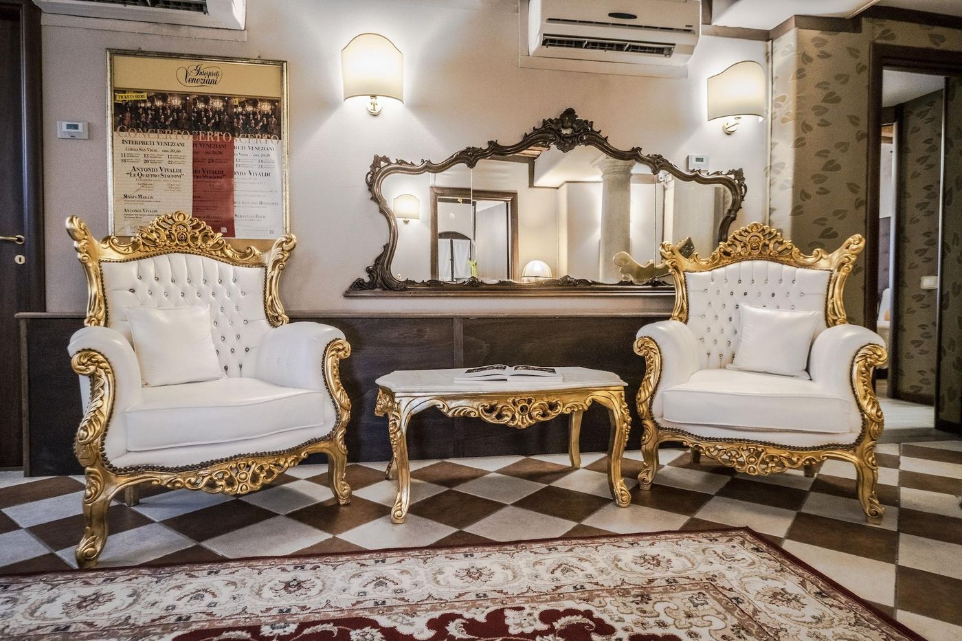 Ca--Lavezzera-Lobby-4