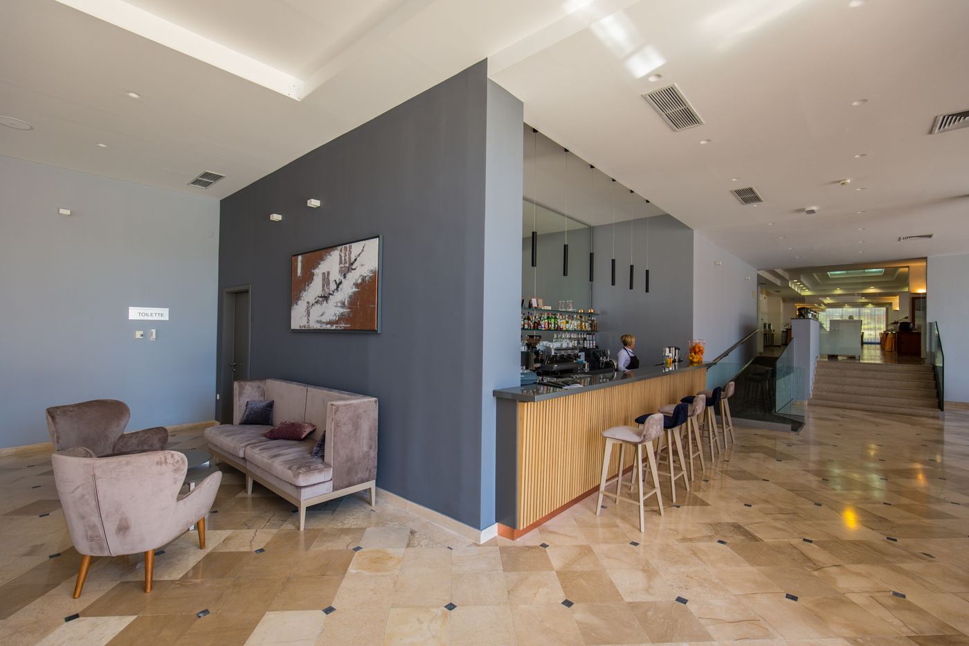 Hotel-Holiday-Bar-48