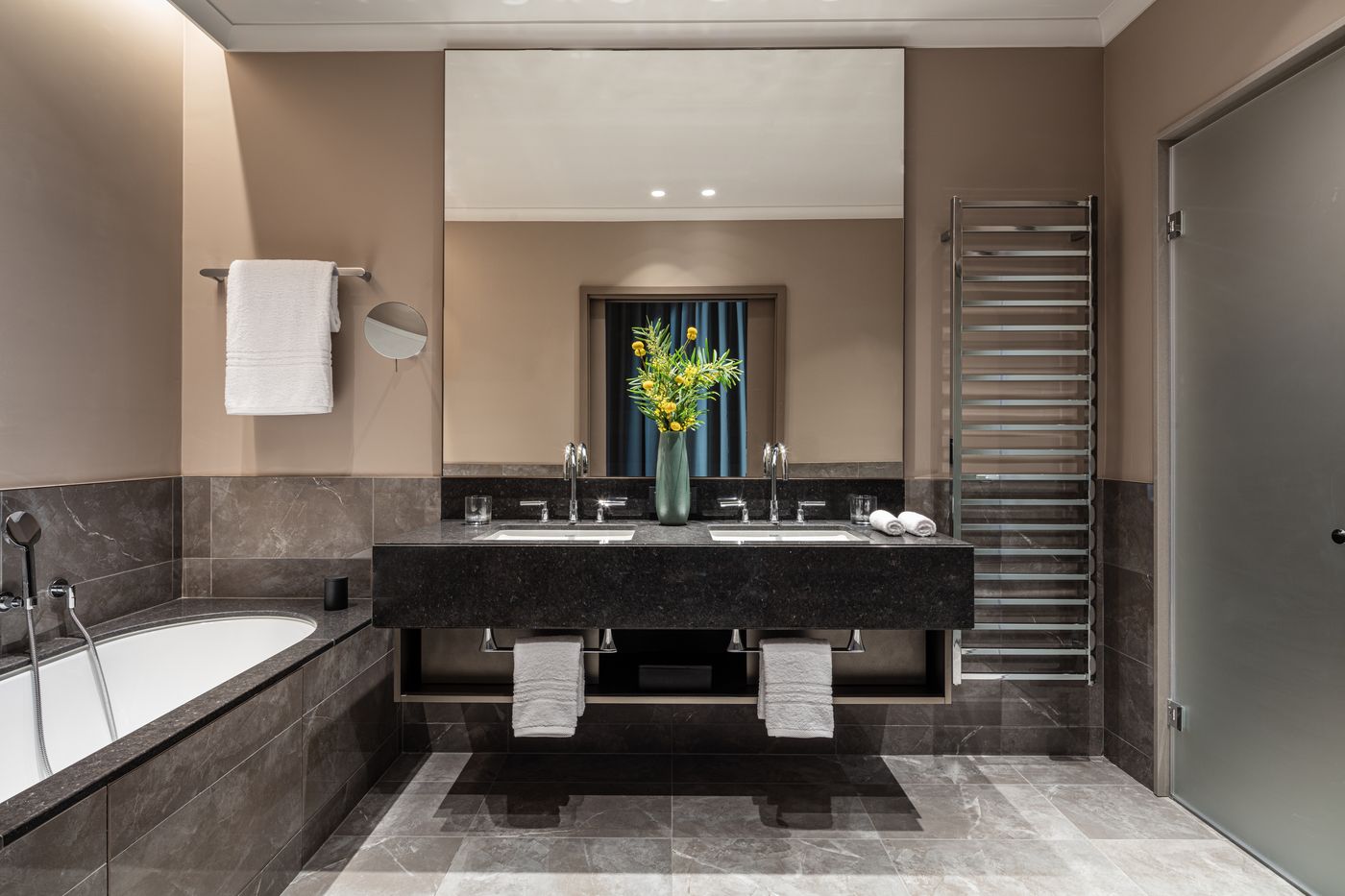 Anantara-Plaza-Nice-Hotel-Room-43