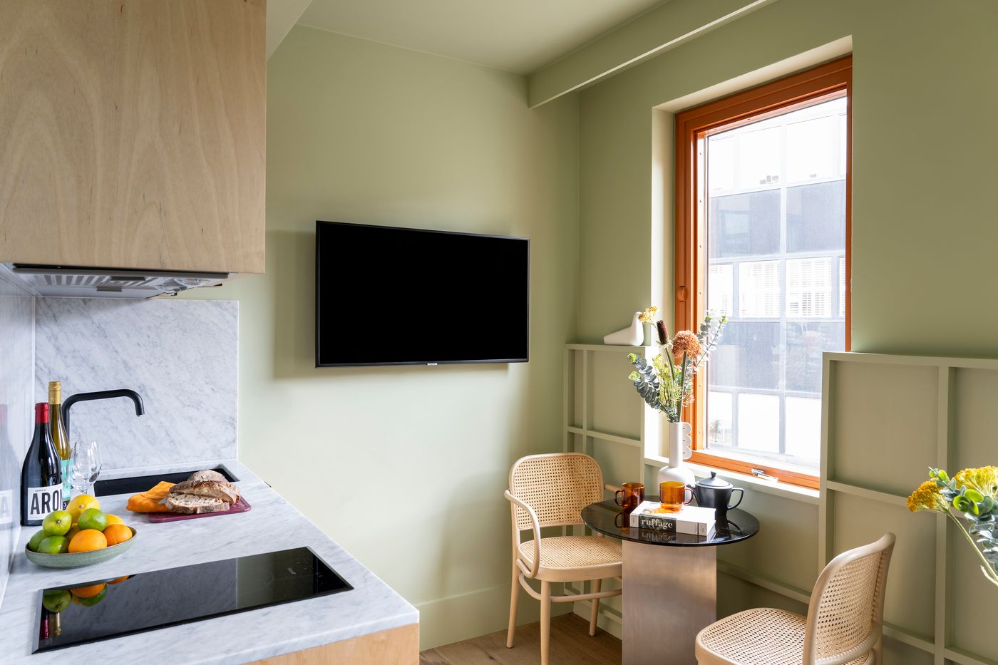 Locke at Broken Wharf, Millennium Bridge - United Kingdom - London - Room - 3