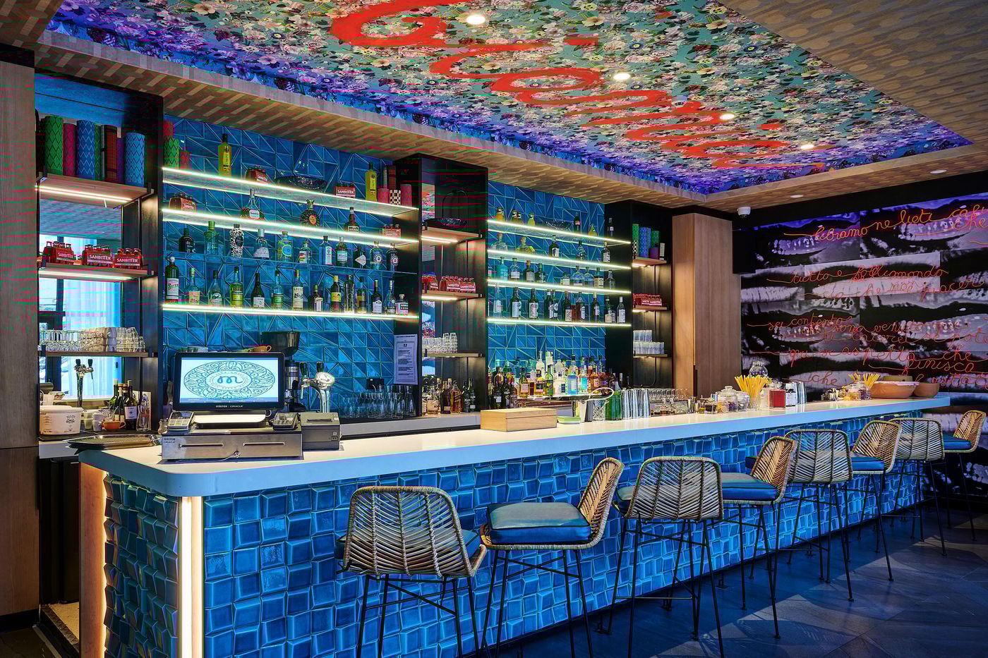 Holiday-Inn-Nice-Bar-40