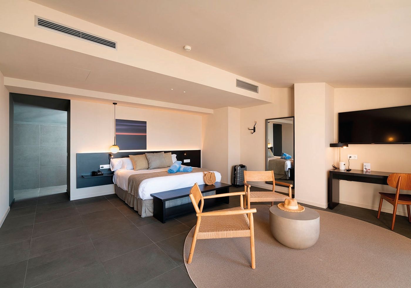 Aqua-Hotel-Promenade-Room-19