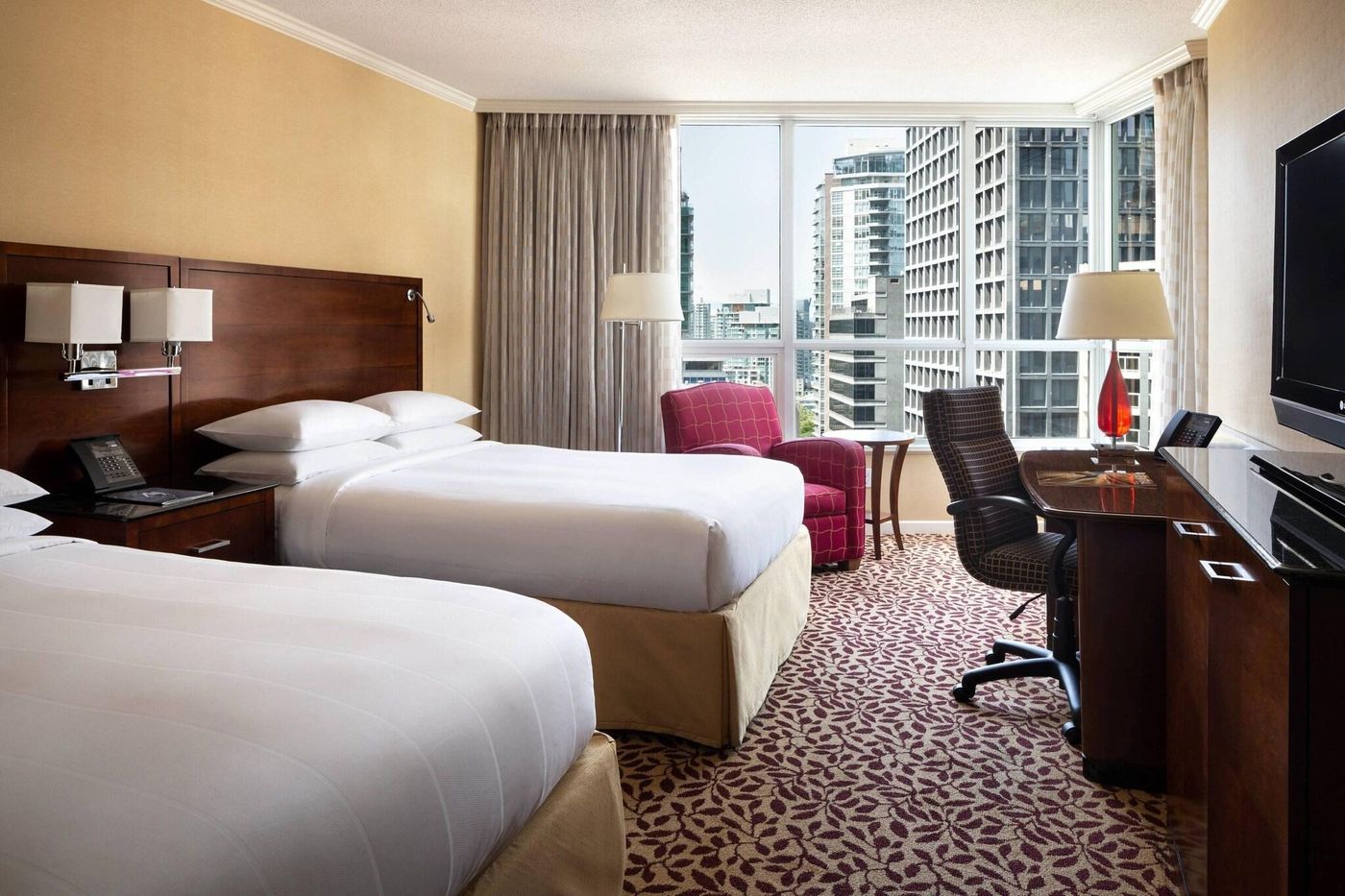 Vancouver-Marriott-Pinnacle-Downtown-Room-9
