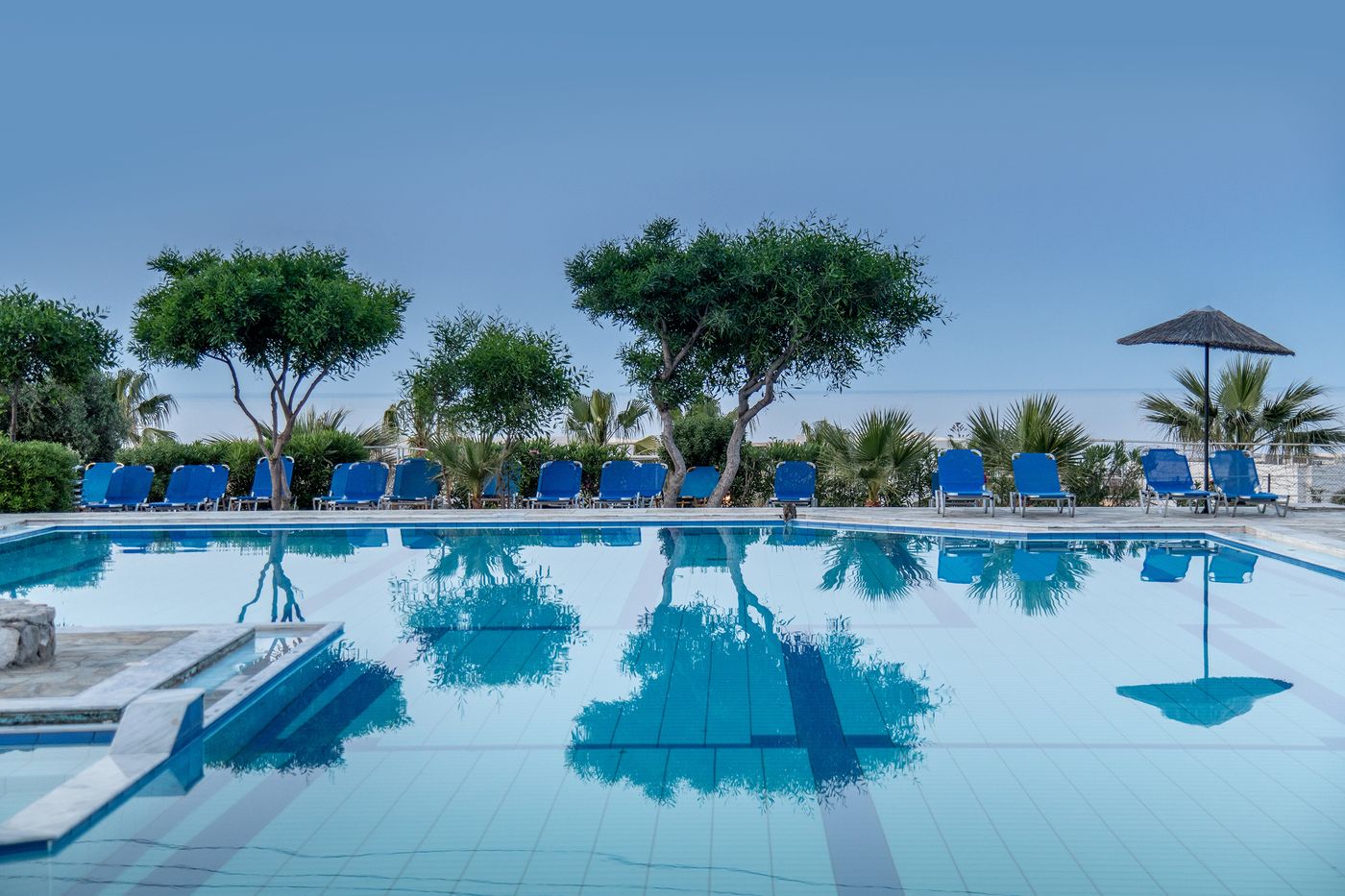 Hotel-Semiramis-Village-Pool-6