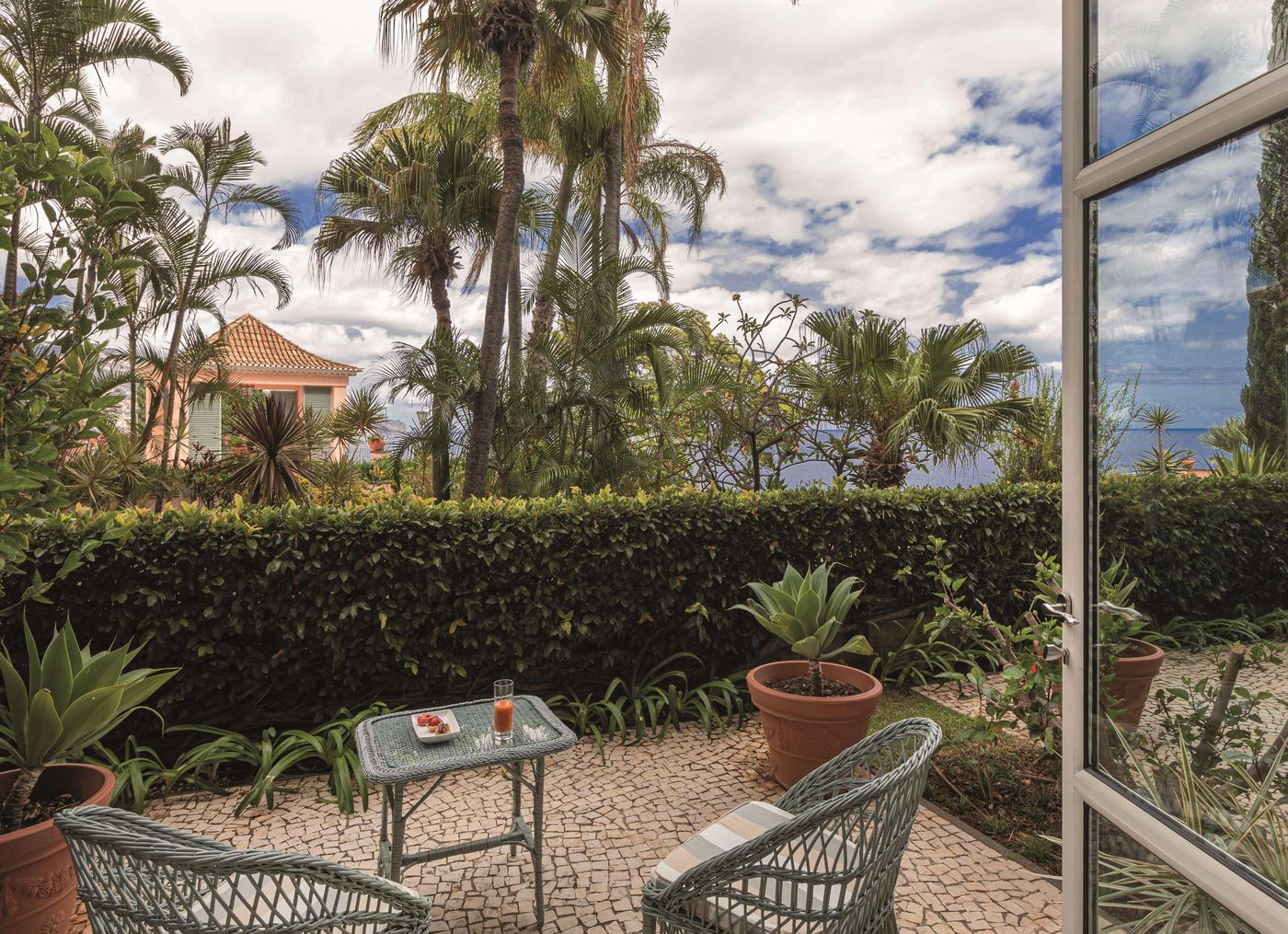 Reid-s-Palace-Room-12