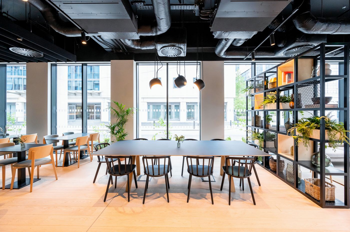 Staycity-Aparthotels-City-Quay-Bar-16