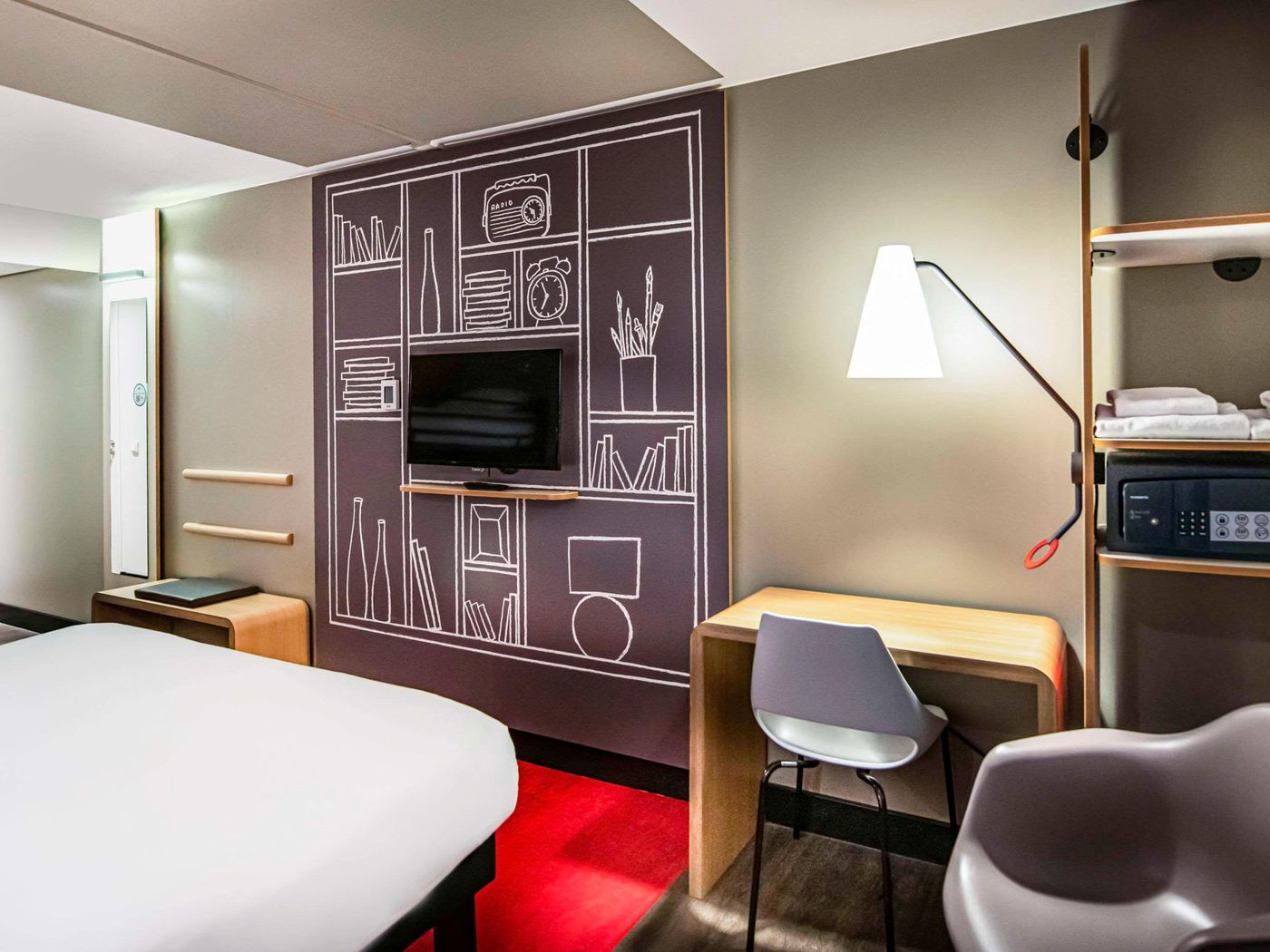 ibis-Amsterdam-Centre-Room-9