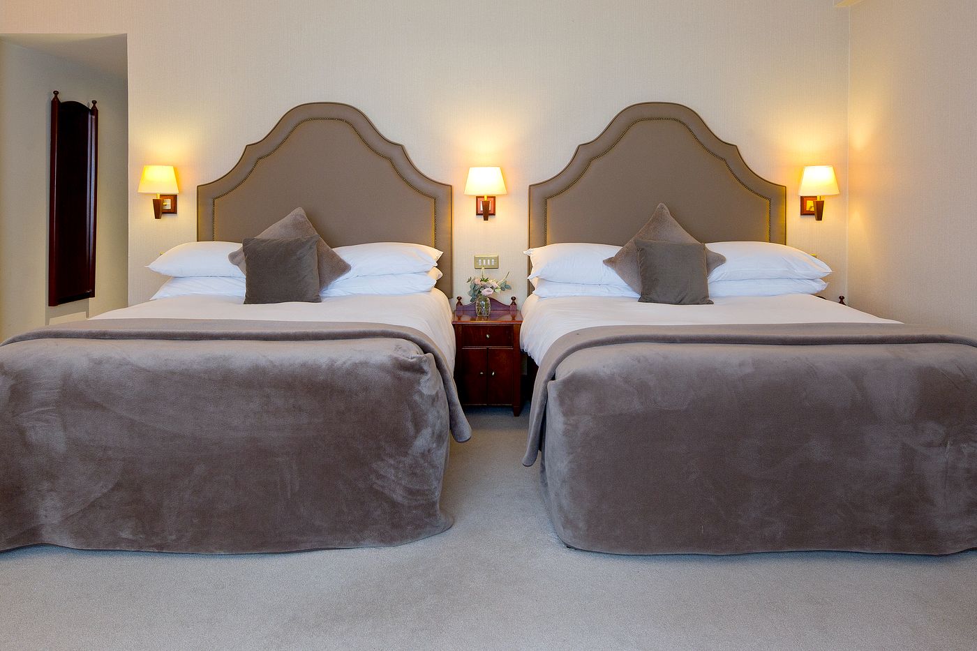 Fitzpatrick-Castle-Room-8