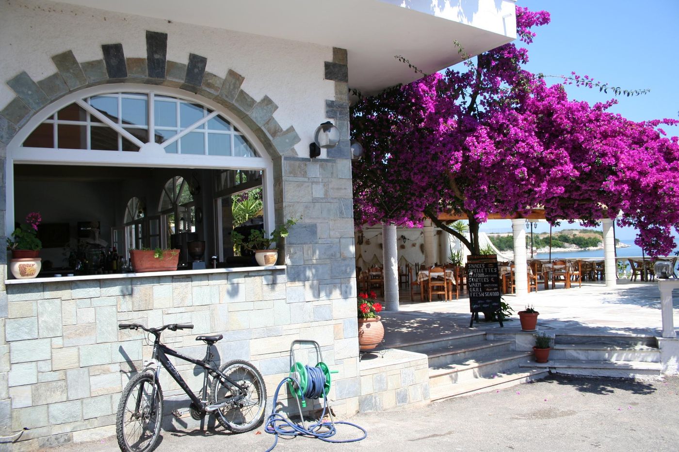 Imerolia-Studios-Restaurant-2