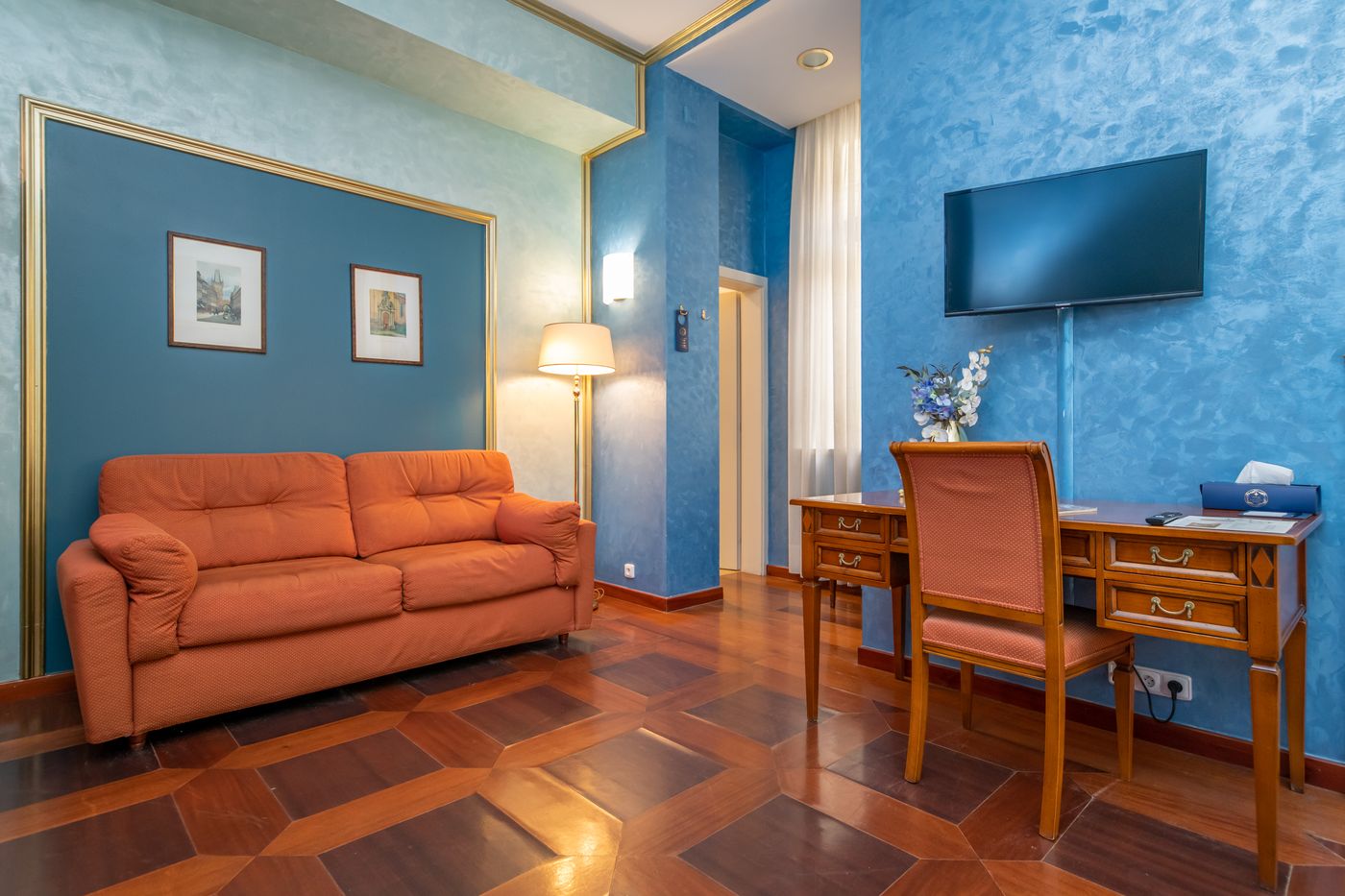 Hotel-Kinsky-Fountain-Room-7