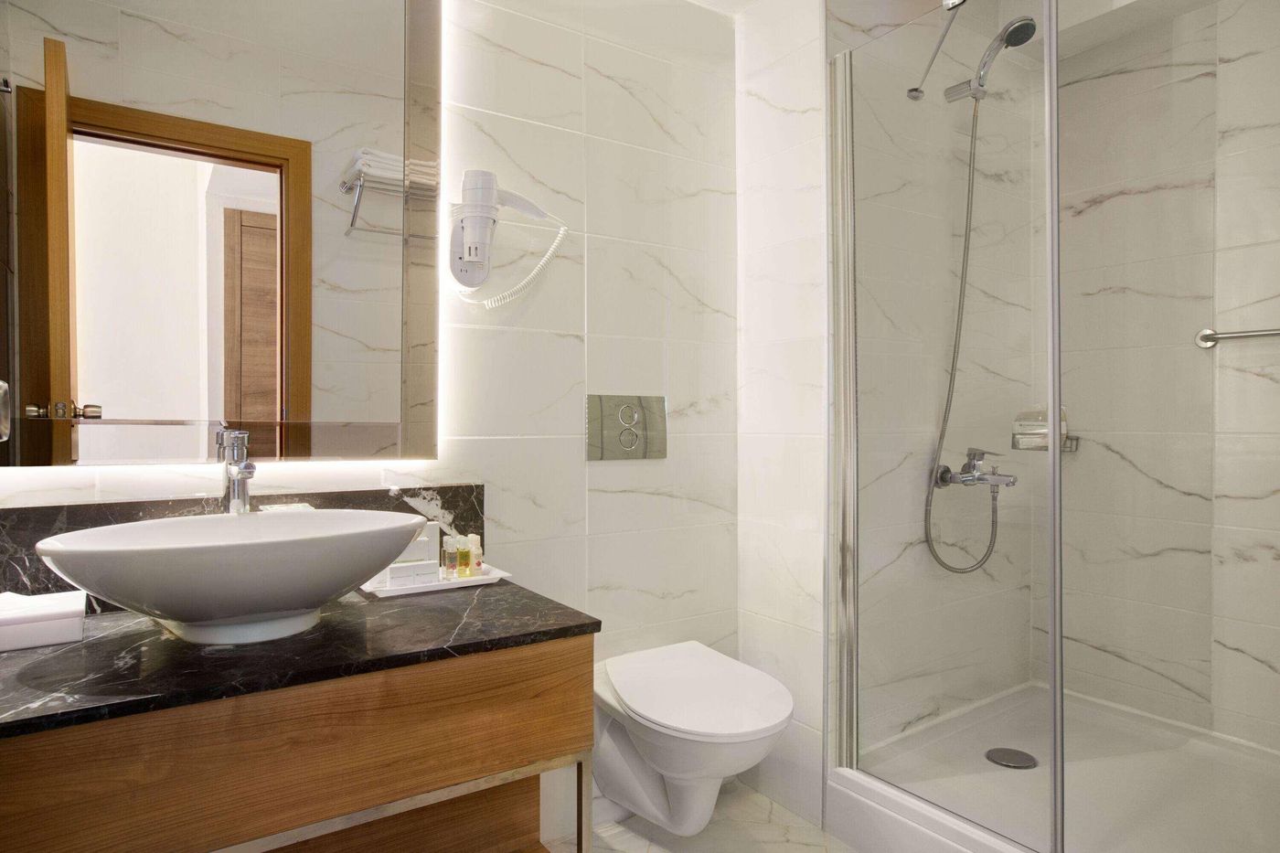 Wyndham-Garden-Lara-Room-29