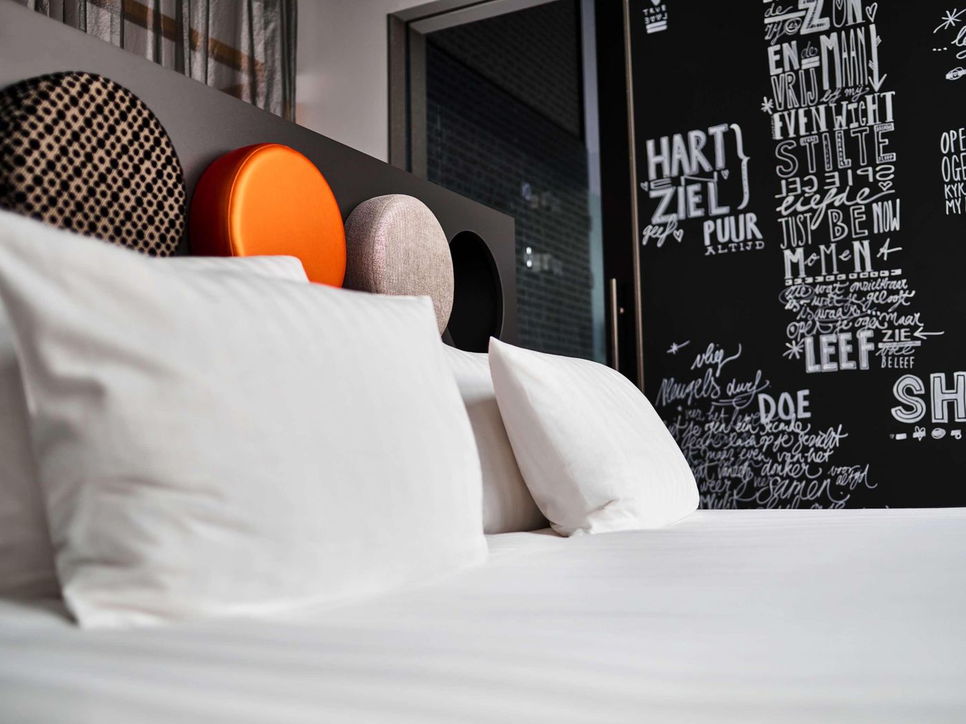 Jaz-in-the-City--Amsterdam-Room-34