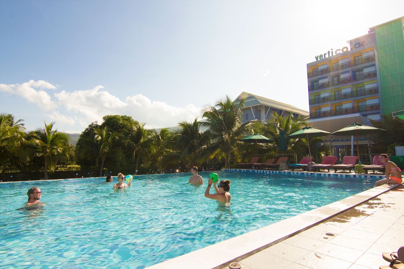 Samui-Verticolor-Pool-9