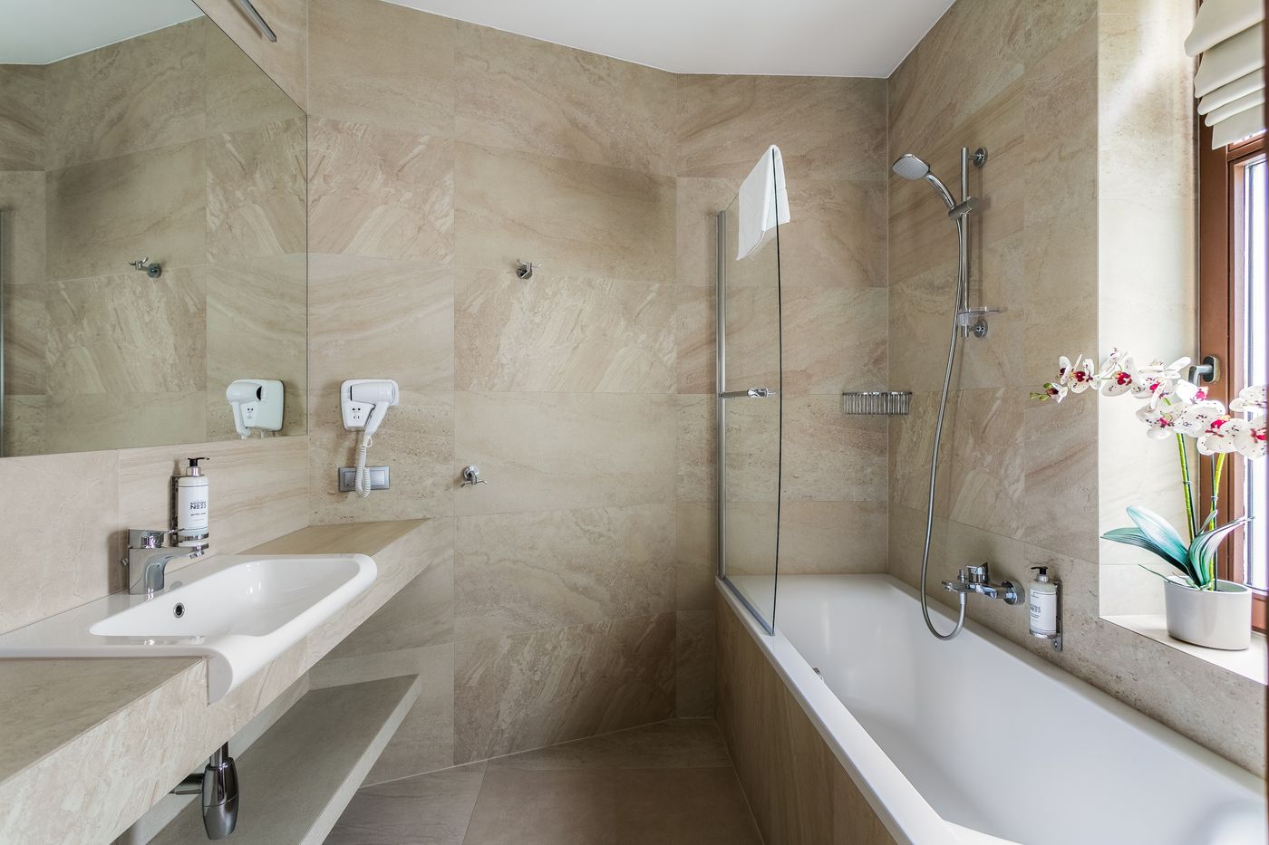 No-23-Premium-Aparthotel-Room-42