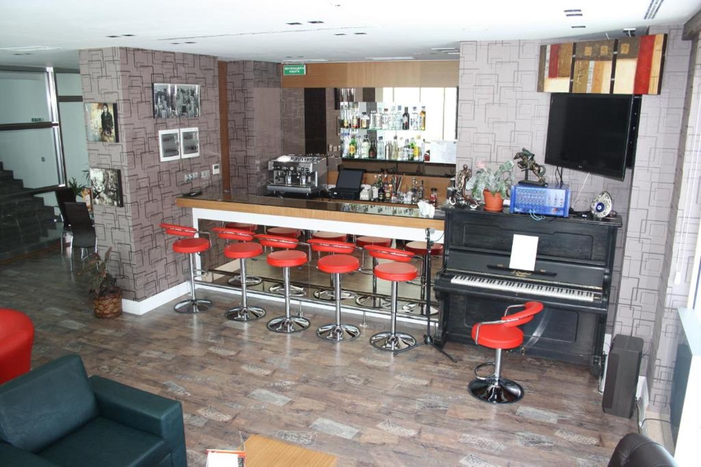 City-Hotel-Plovdiv-Lobby-15