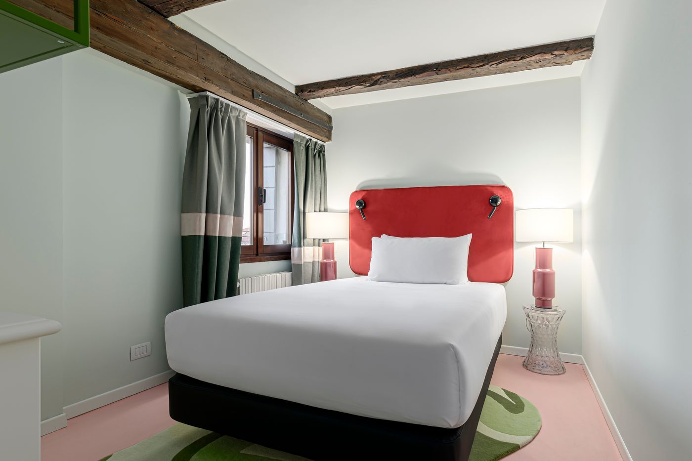 Palazzo-Dei-Fiori-By-Room-Mate-Room-64