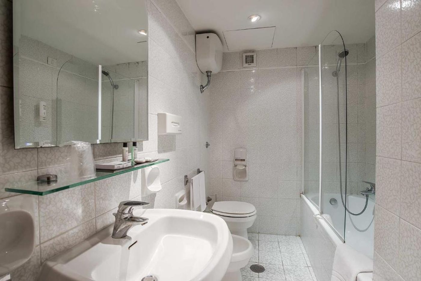 Hotel-Tritone-Room-40