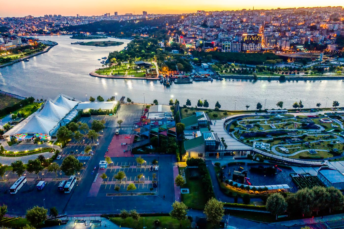 Clarion-Hotel-Istanbul-Golden-Horn-General-view-66