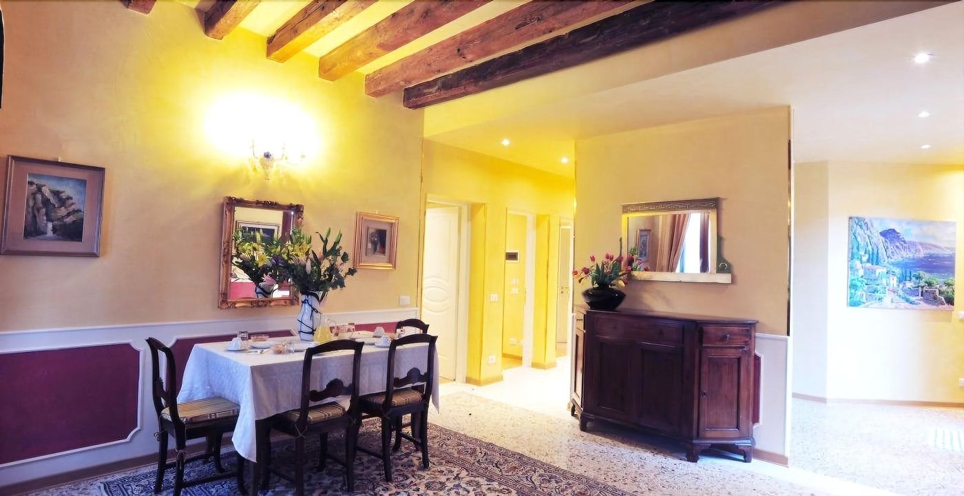 Alla-Vigna-Room-Only-Lobby-29