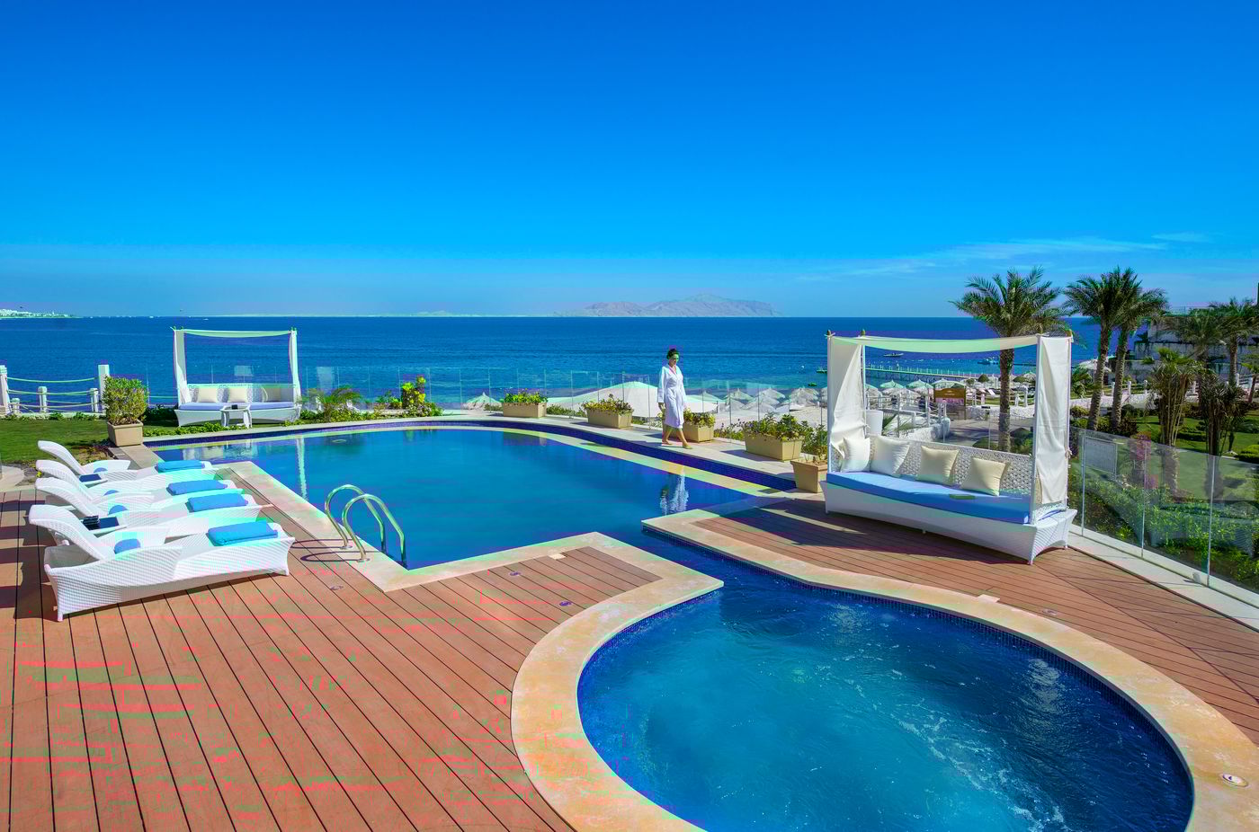 SUNRISE Arabian Beach Resort 04.09