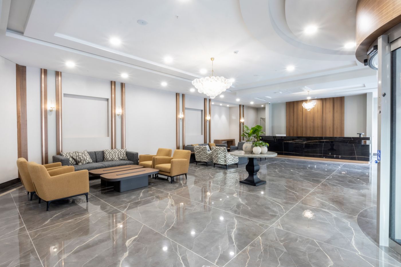 Elysee-Hotel-Lobby-35