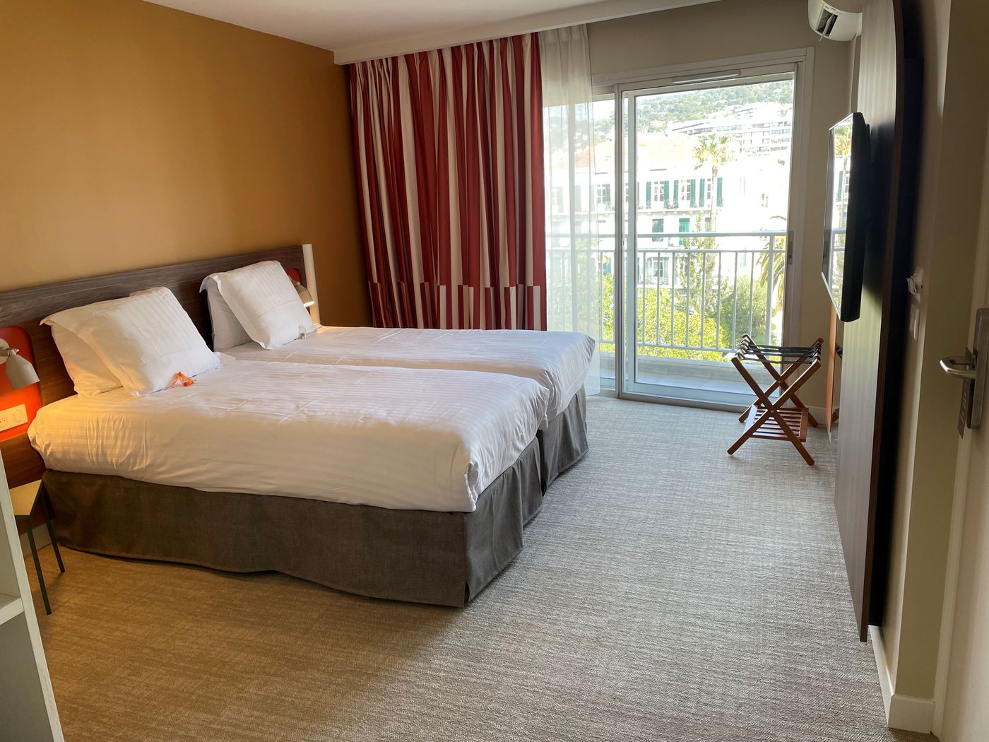 Hotel-Abrial-Cannes-Centre-Room-23