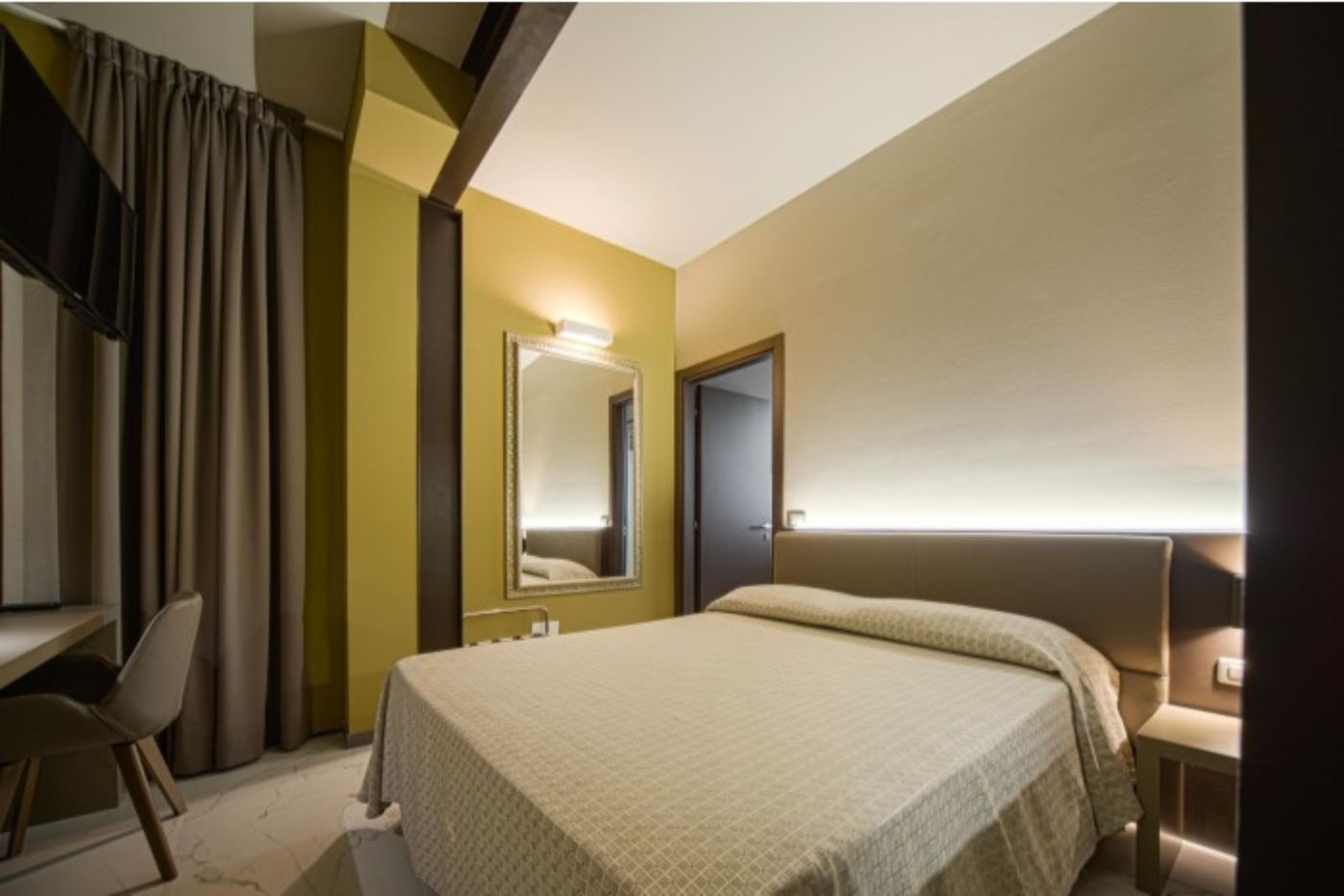 Aaron - Italy - Venezia - Room - 0