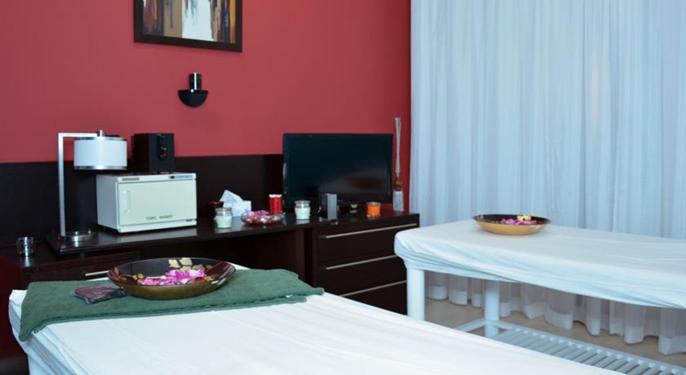 The-Royal-Riviera-Sports-and-Entertainment-18