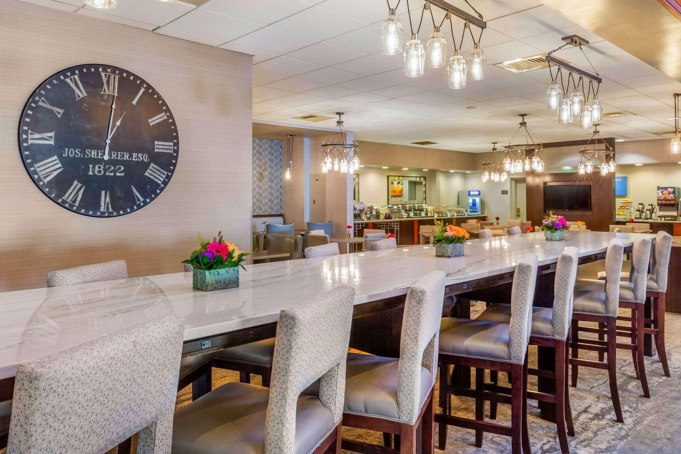 Comfort-Inn---Suites-Logan-Airport-Restaurant-18