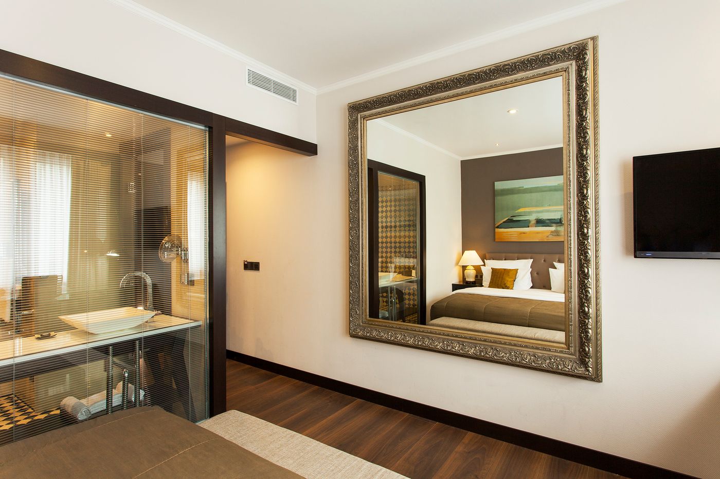 Quentin-Boutique-Hotel-Room-37
