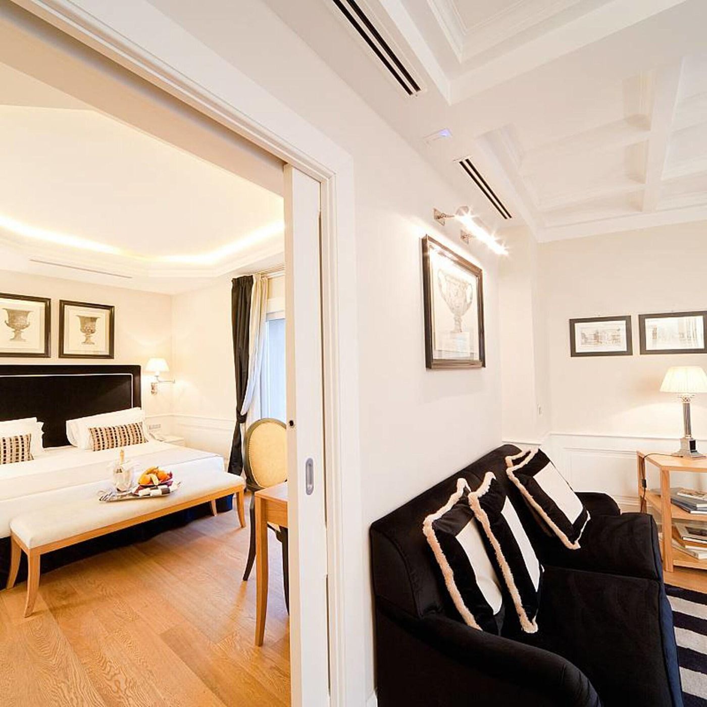 Trevi-Palace-Luxury-Inn-Room-23