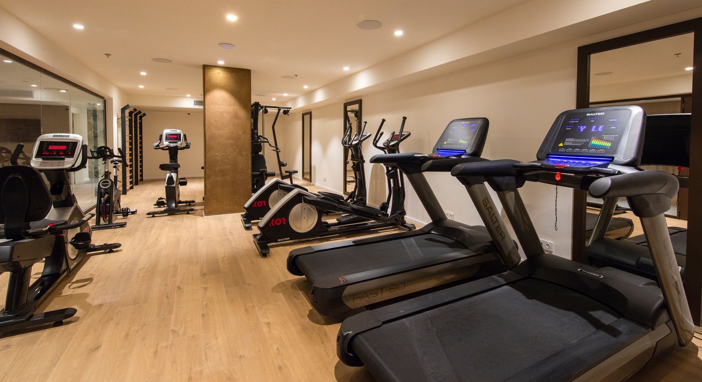 Golden-Costa-Salou---Adults-Only-Sports-and-Entertainment-37