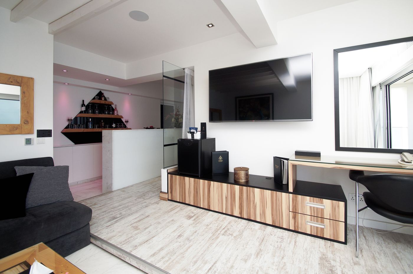 The-Ciao-Stelio-Deluxe-Hotel-Room-37