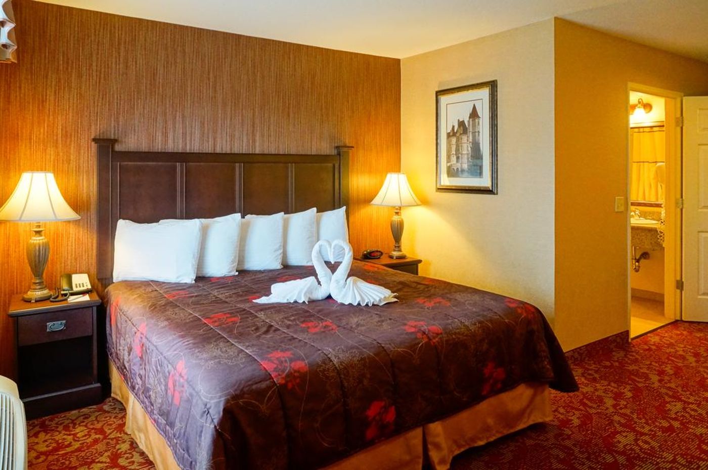 Castle Inn and Suites