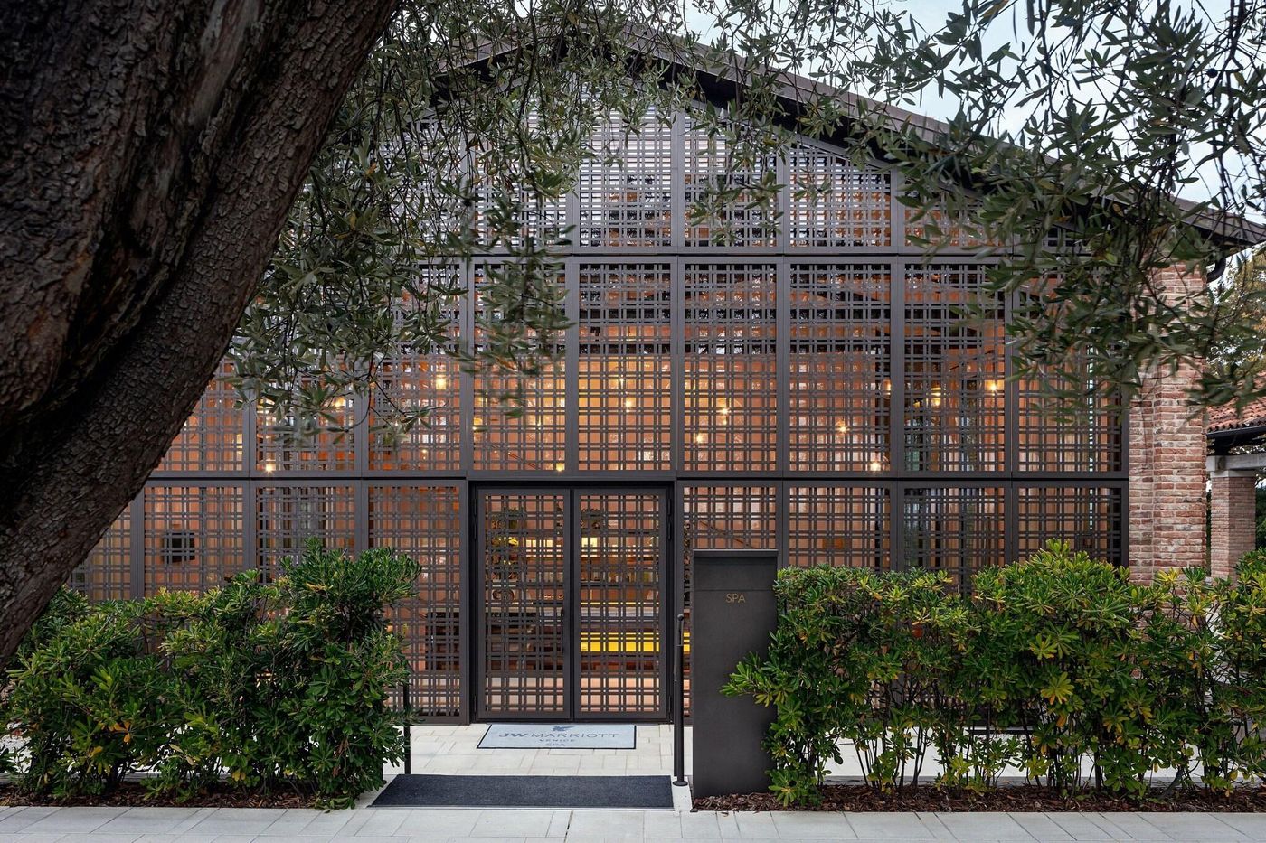 JW-Venice-Sports-and-Entertainment-149