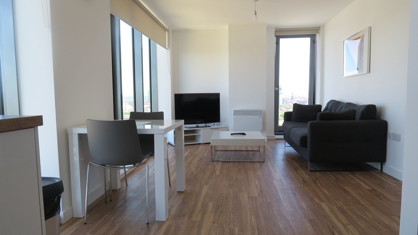 Quay Apartments-United Kingdom-Salford Quays-Room-8