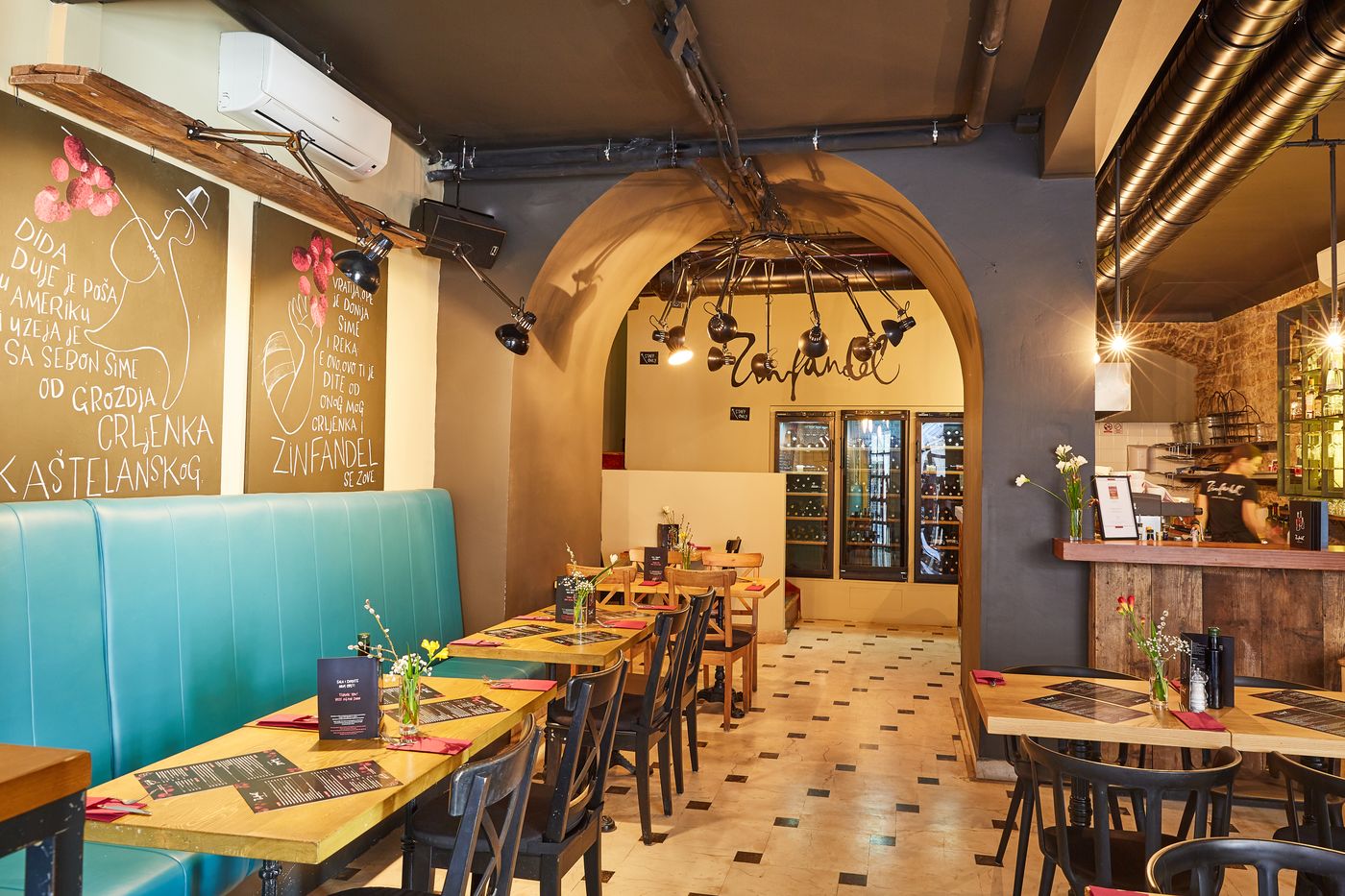 Plaza-Marchi-Old-Town---Quaint---Elegant-Hotels-Bar-81