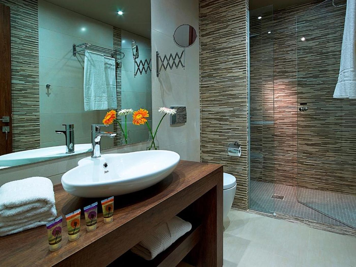 Elotis-Suites-Room-46