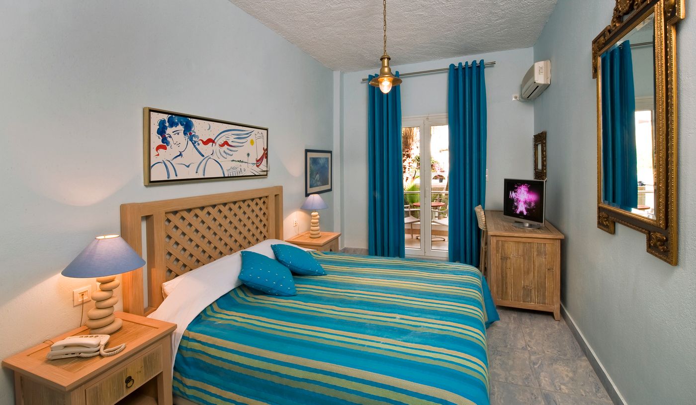 Alesahne-Beach-Room-20