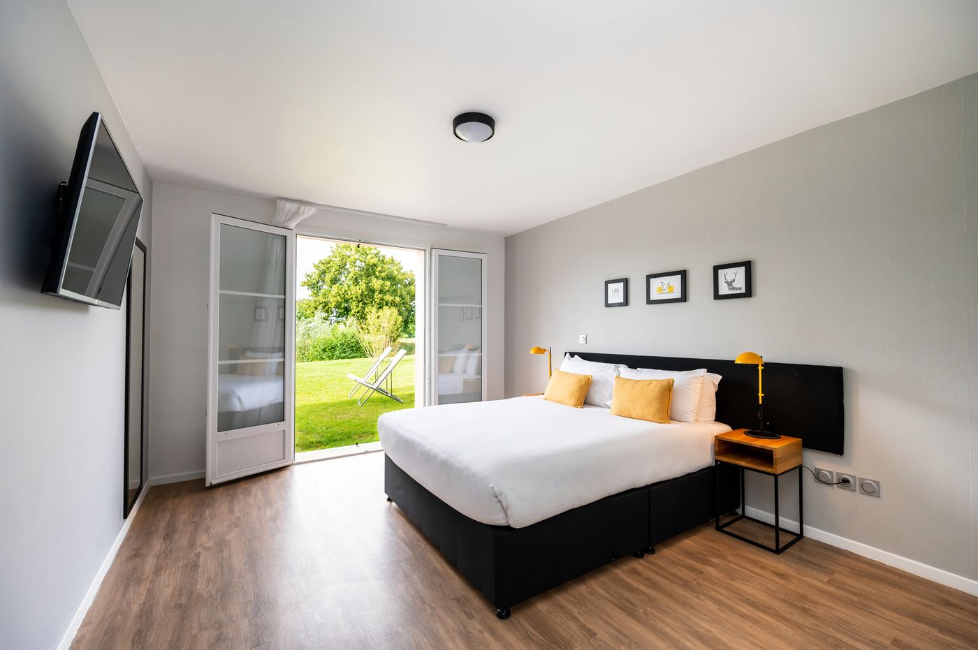 Staycity-Aparthotels-near-Disneyland---Paris-General-view-7