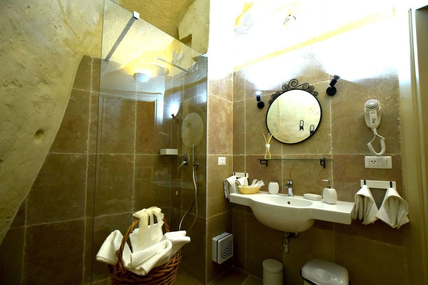 Hoplites-Italy-MATERA-Room-7