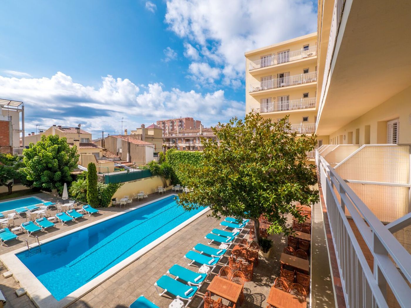 Hotel Checkin Pineda