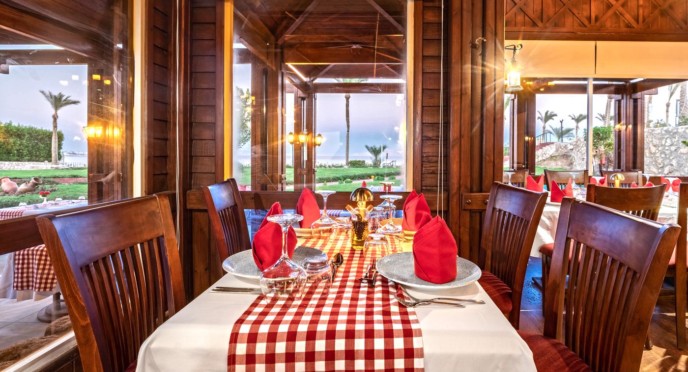 Invidia Coral Beach Tiran 28.10