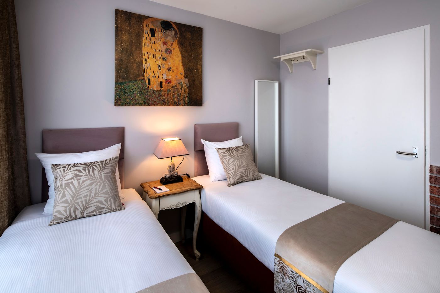 Hotel-Jupiter-Room-60